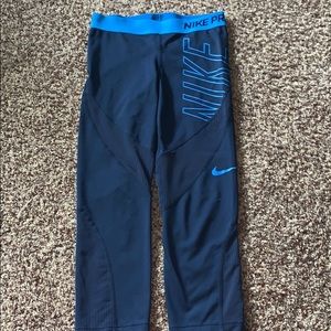 Dark blue nike compression 3-quarter pants